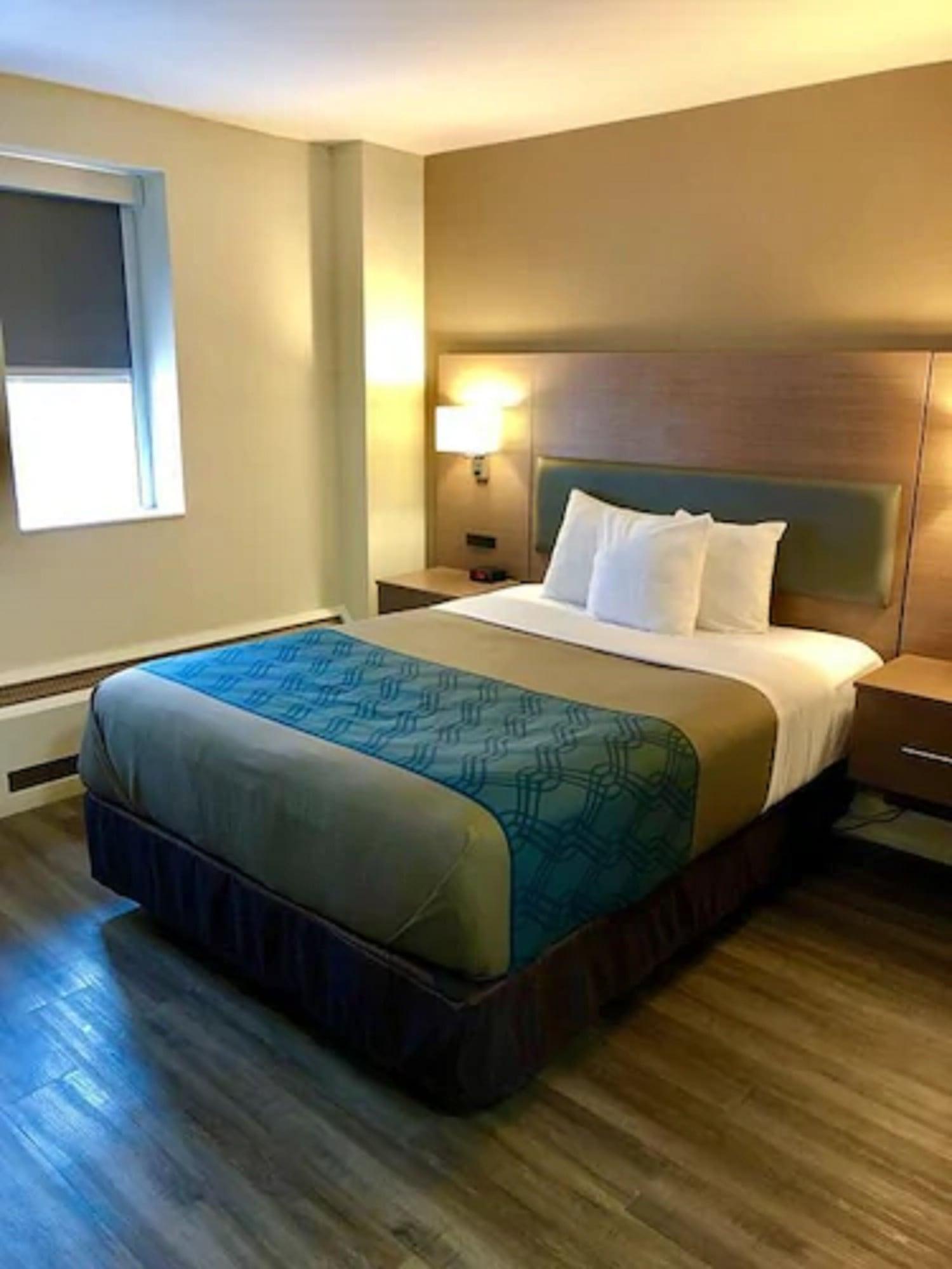 Econo Lodge Inn & Suites Downtown Toronto Buitenkant foto