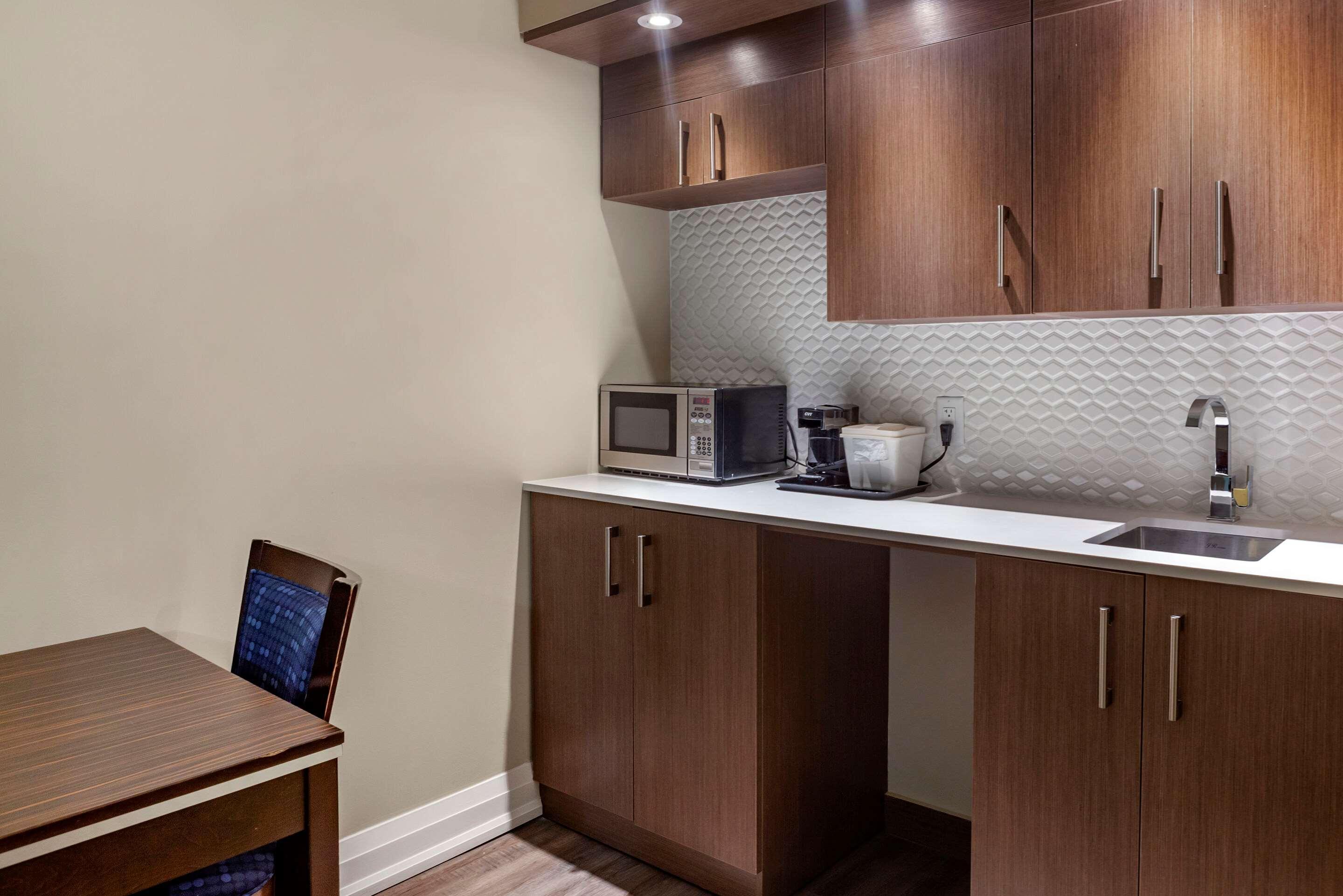 Econo Lodge Inn & Suites Downtown Toronto Buitenkant foto