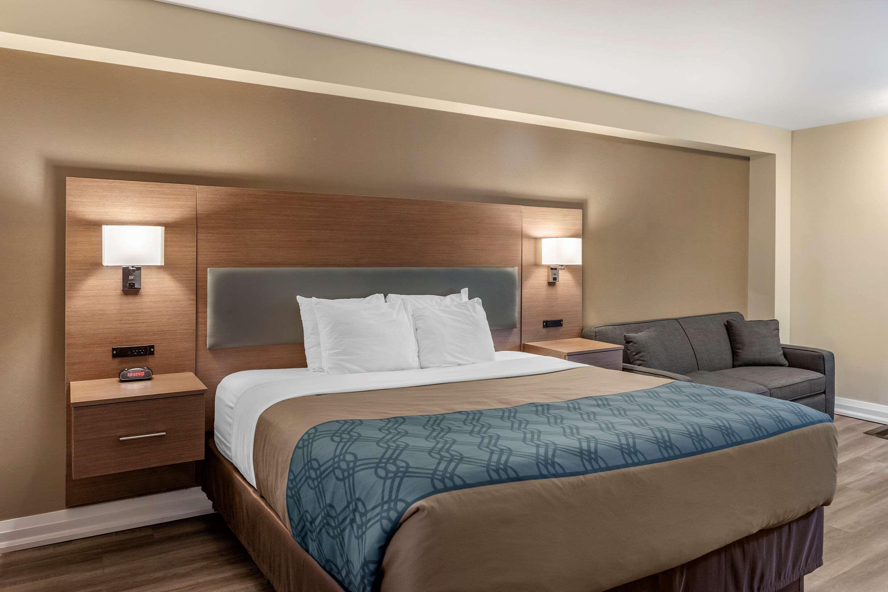 Econo Lodge Inn & Suites Downtown Toronto Buitenkant foto