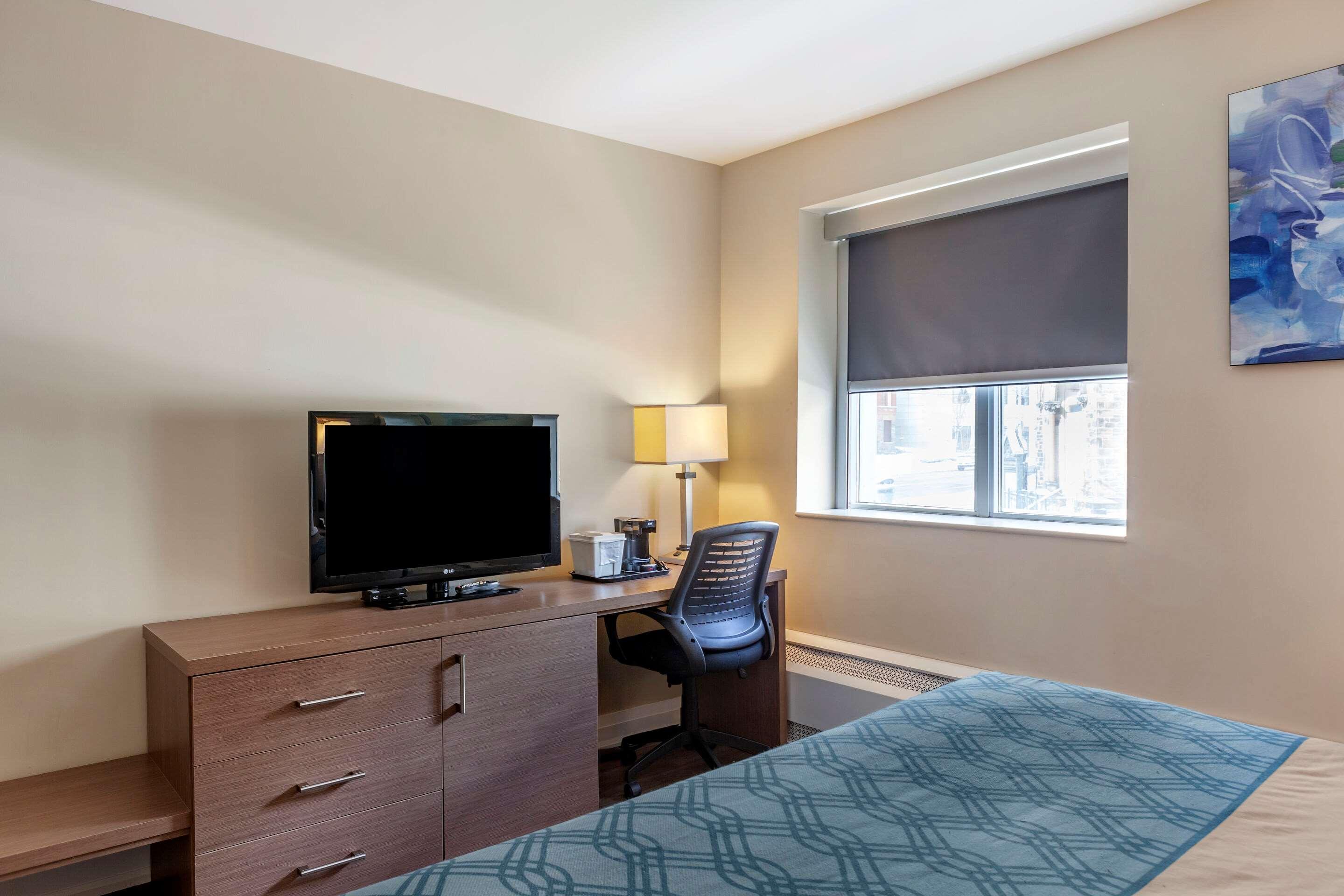 Econo Lodge Inn & Suites Downtown Toronto Buitenkant foto
