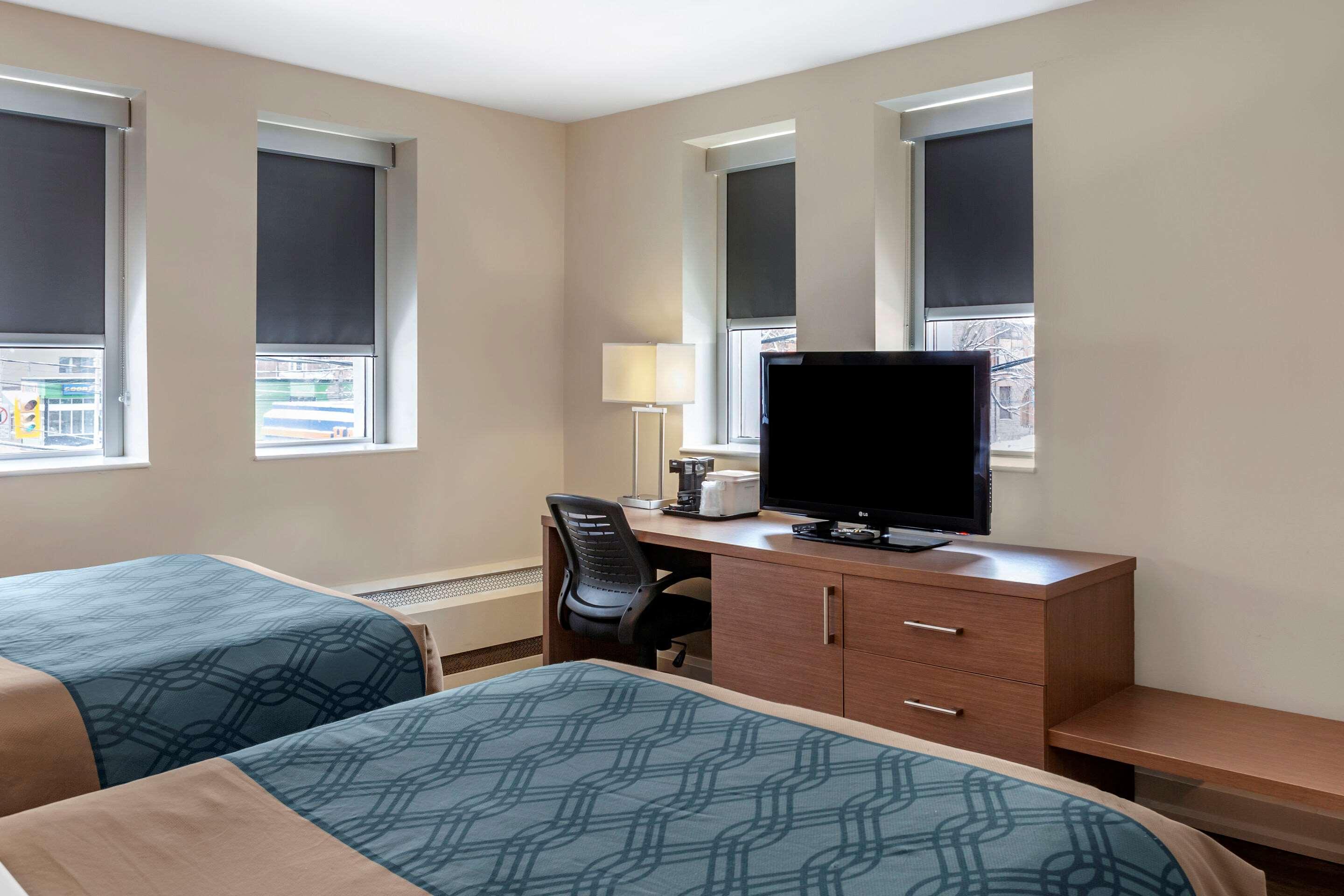 Econo Lodge Inn & Suites Downtown Toronto Buitenkant foto