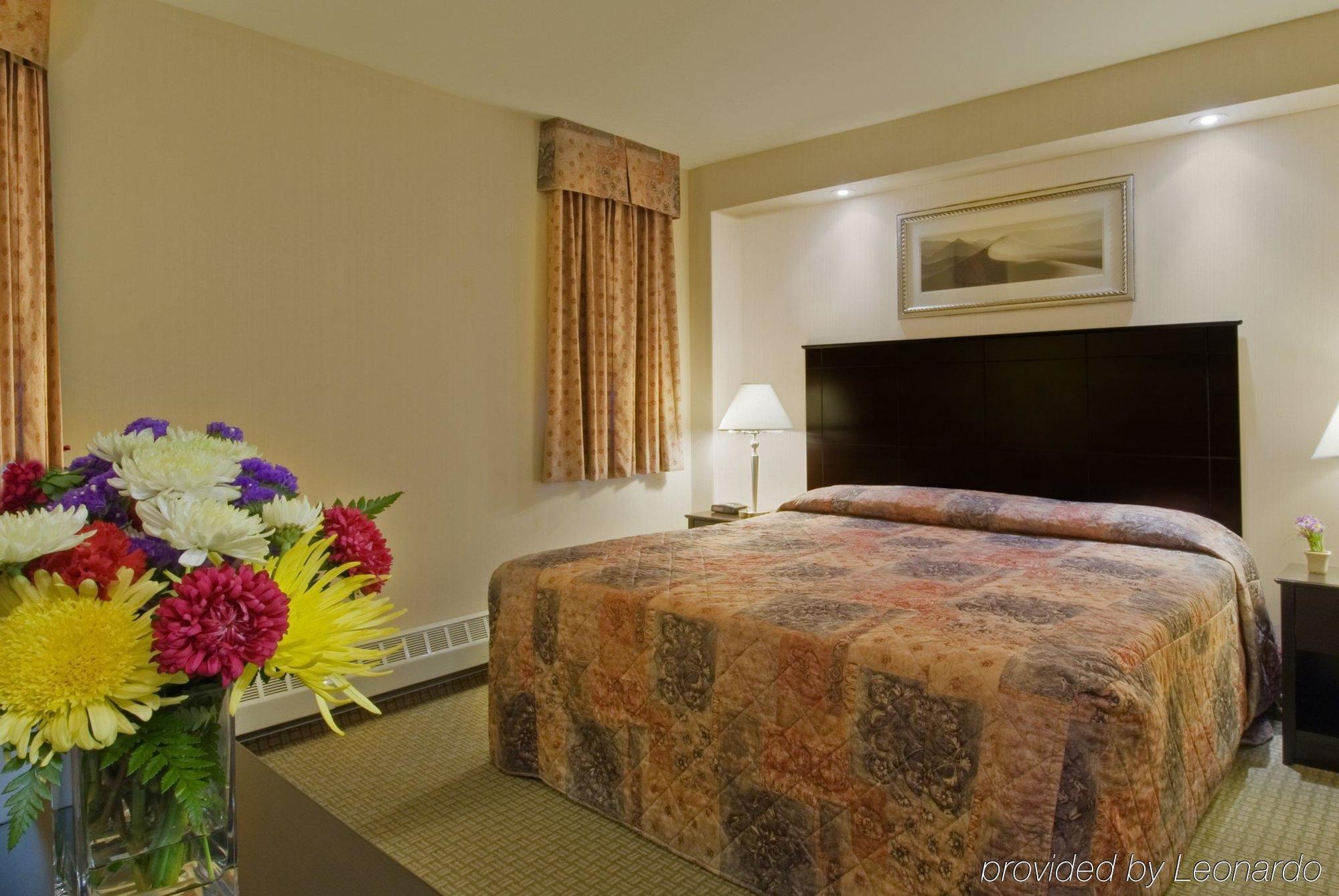 Econo Lodge Inn & Suites Downtown Toronto Kamer foto