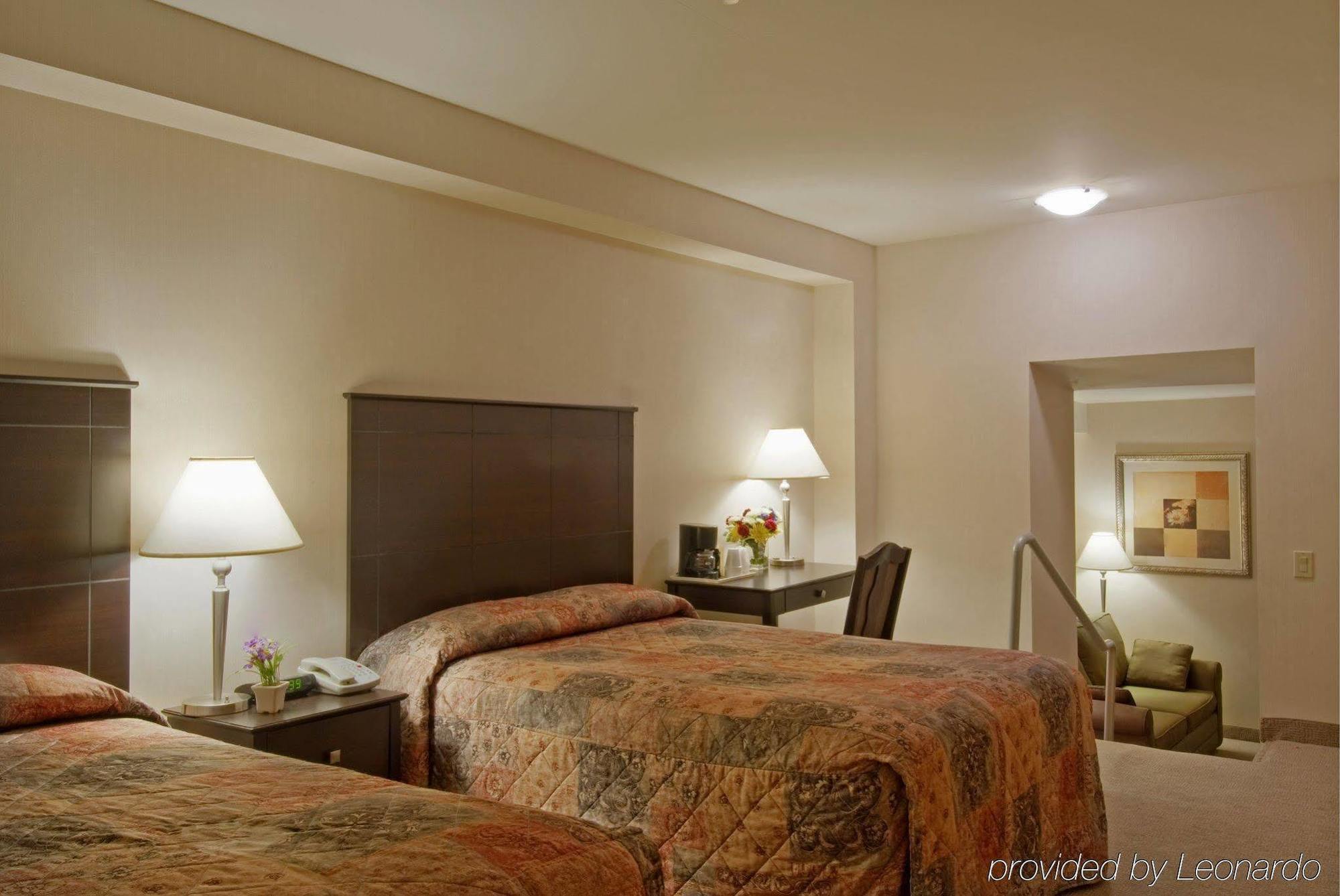 Econo Lodge Inn & Suites Downtown Toronto Kamer foto