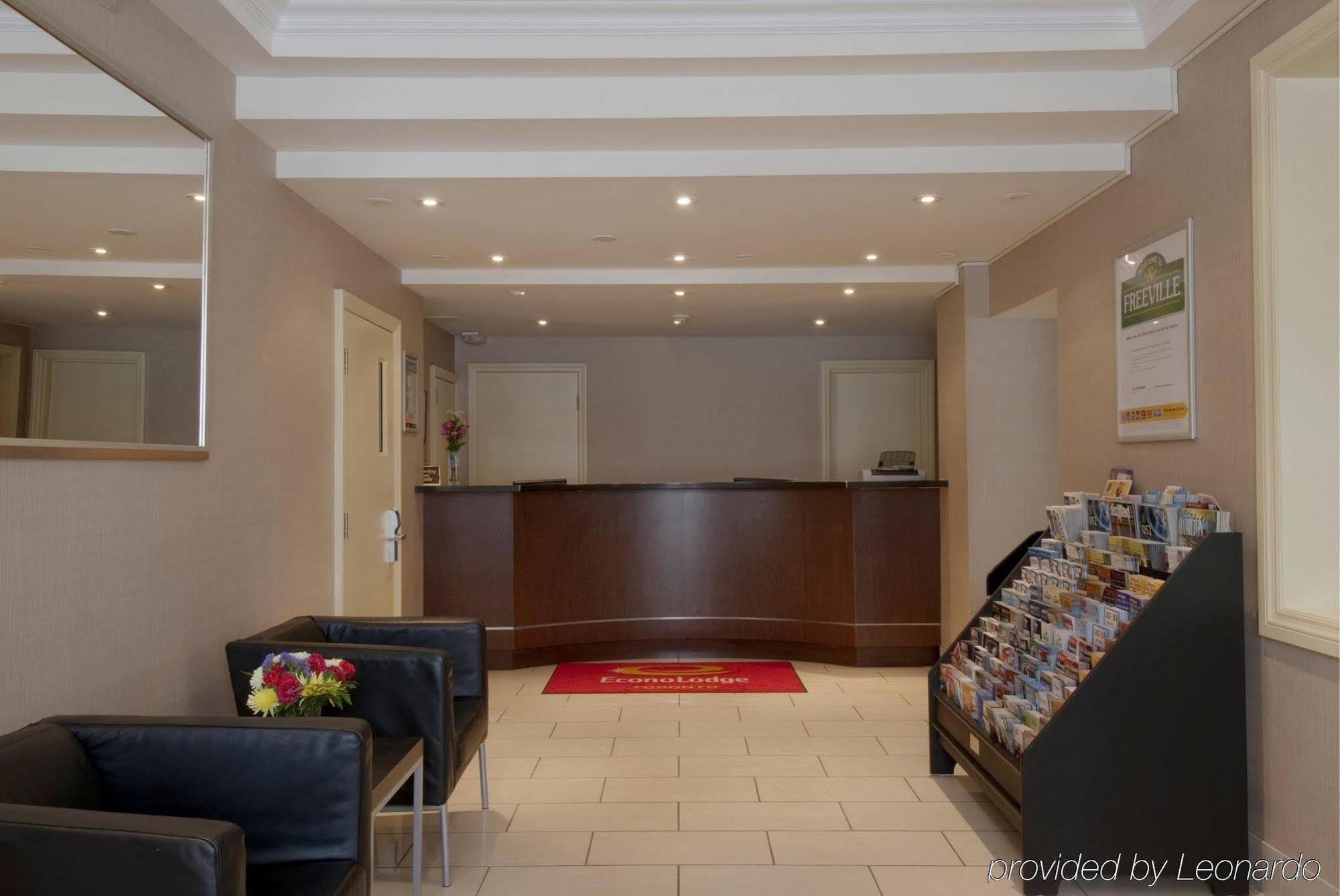 Econo Lodge Inn & Suites Downtown Toronto Buitenkant foto